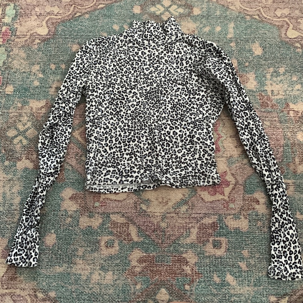 Brandy Melville Cheetah Print Turtle Neck